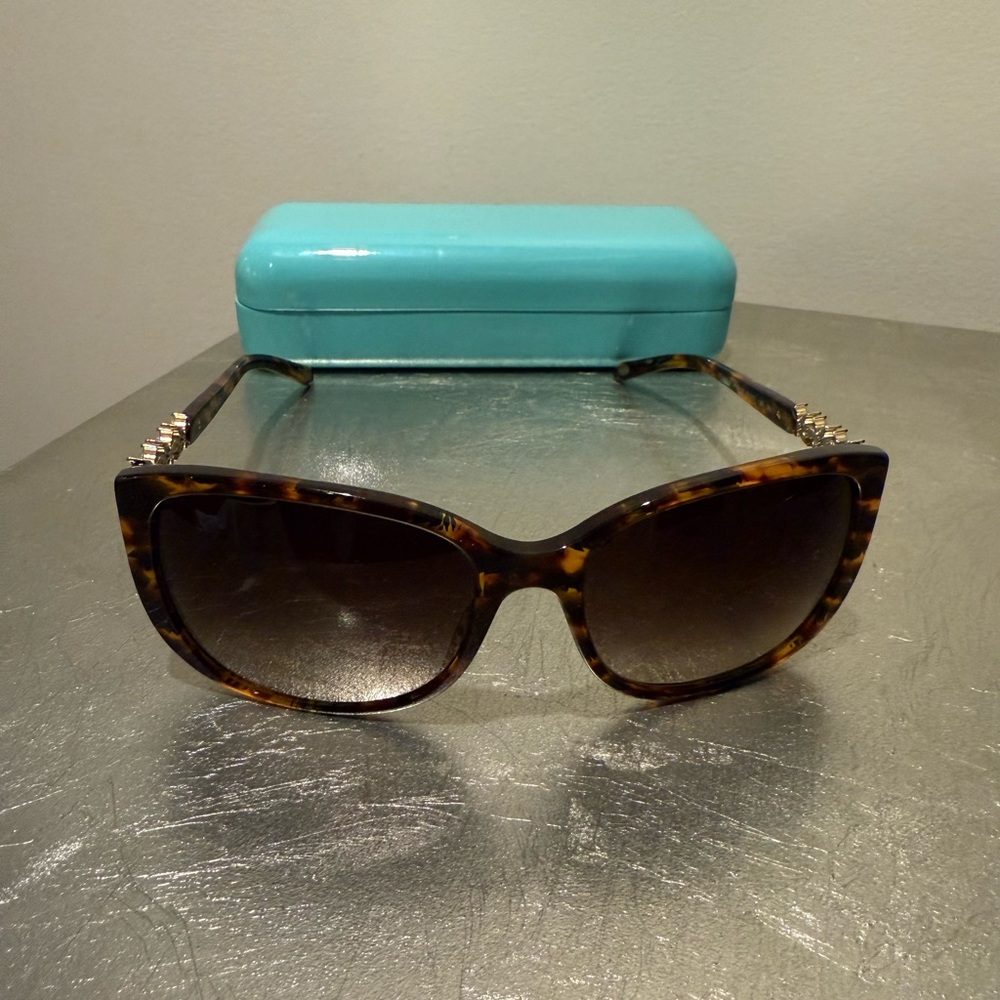 Tiffany Victoria Sunglasses in tortoise TF 4090-B 8114/3B - Picture 7 of 10